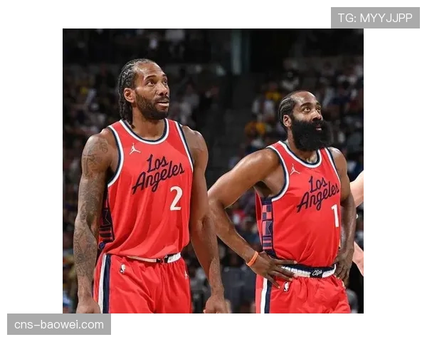 太阳凭借第四节一波流，客场逆转战胜快船